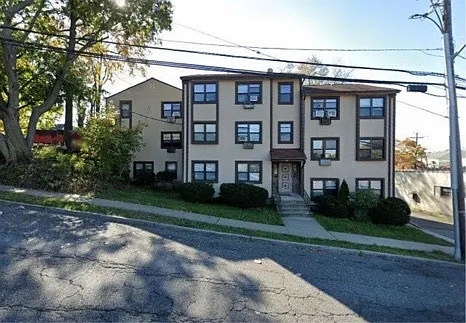 411 Boulevard St Photo 1
