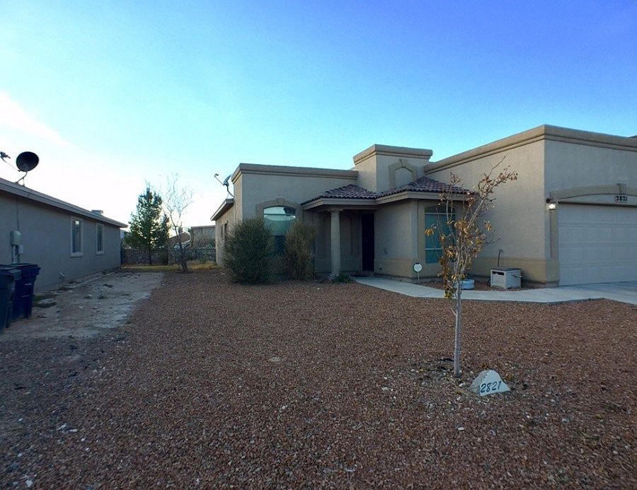 2nd image of 2821 Pasillo Rock