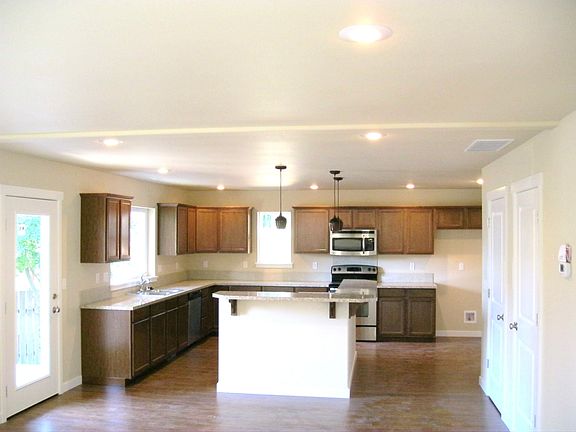 3rd image of 3029 31st Ln NE
