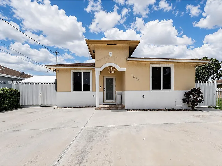 1670 NW 73rd St — Photo 1