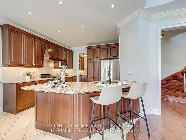 96 Spring Azure Cres — Photo 12