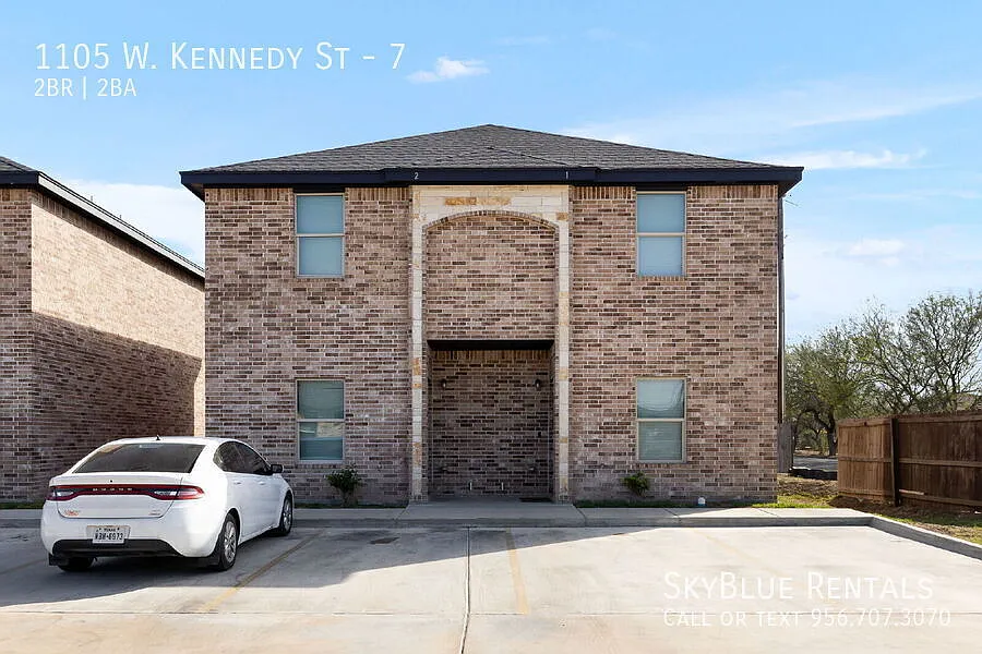 "Spacious 2-Bed, 2-Bath Gem in Pharr 1050 Sq Ft of Comfort Awaits!" — Photo 2