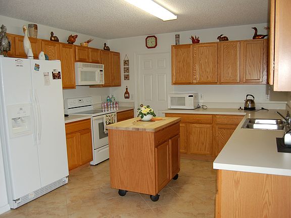 5th image of 1890 Knollcrest Dr