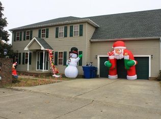 316 Lower Overlook Dr, Hurricane, WV 25526