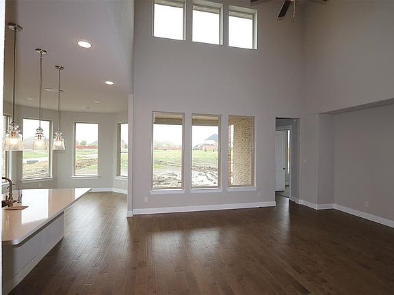 5th image of 233 Hearthstone Dr