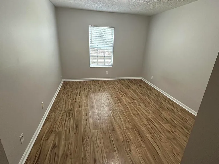 6856 Mill Brook Pl — Photo 9