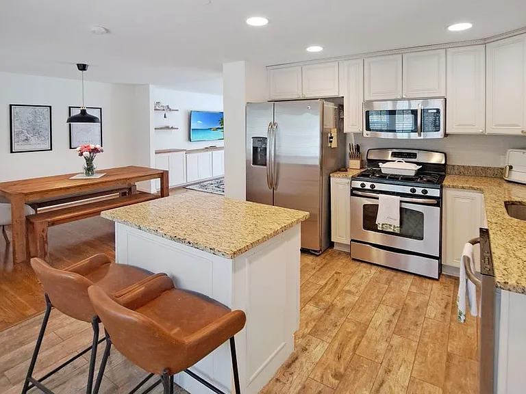 1904 Taylor Ave — Photo 9