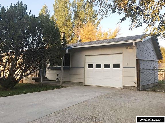 2nd image of 422 Summit Dr