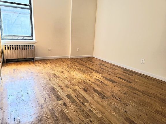 3rd image of 1256 Clay Ave #B