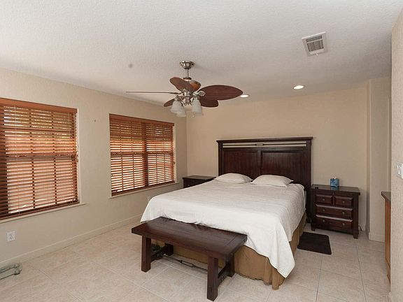 5th image of 3321 Sugartree Dr S