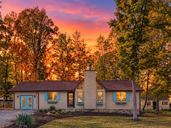 295 Cooper Dr, Stuarts Draft, VA 24477