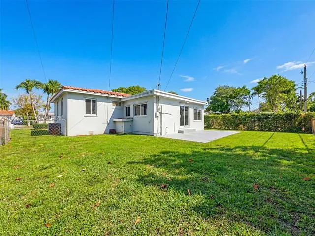 6447 SW 10th St — Photo 14
