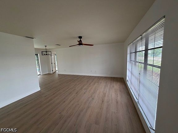 3rd image of 1804 Viscaya Pkwy