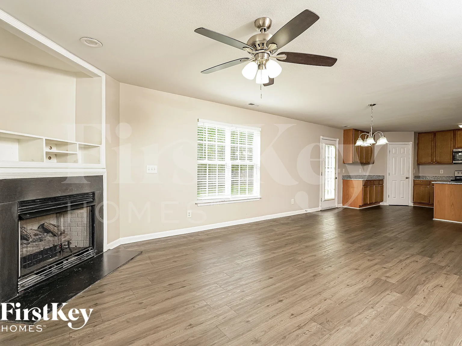4 bed, 2.5 bath, 2752 sqft, $2,240 — Photo 4