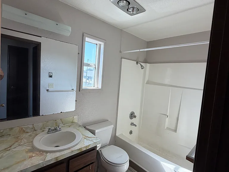621 N 5th Ave #D — Photo 8
