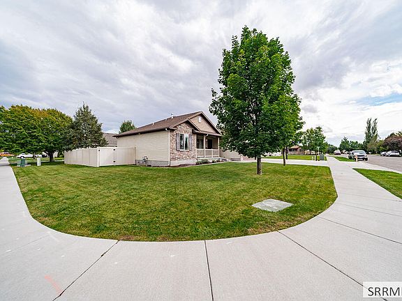 4th image of 341 Oaktrail Dr