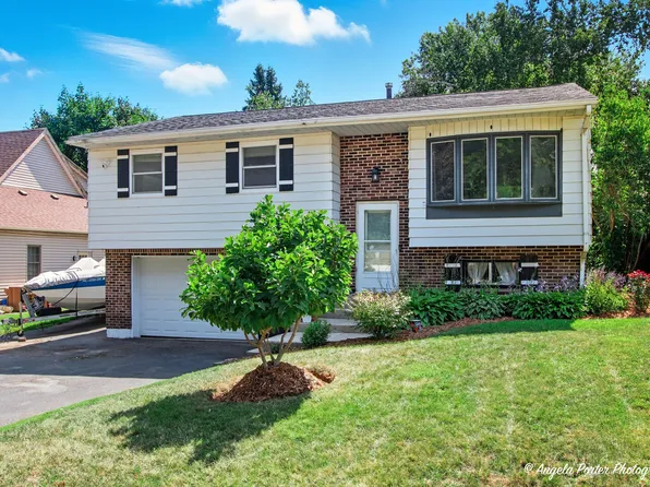 1403 May Ave, Johnsburg, IL 60051