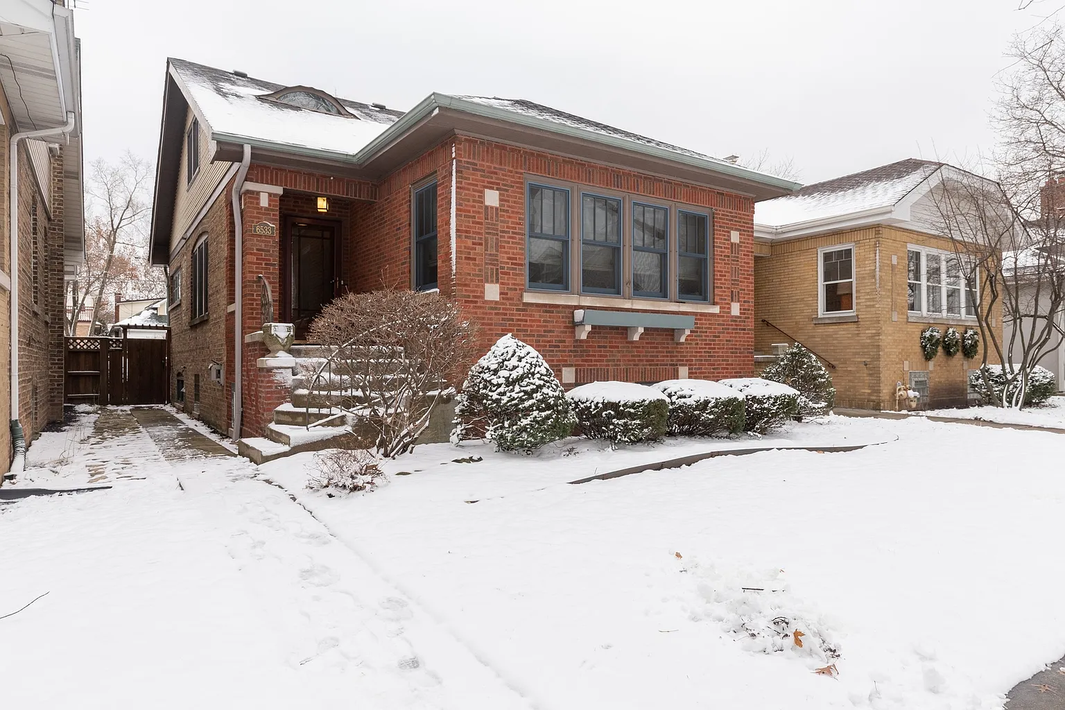 6533 N Oshkosh Ave photo 1