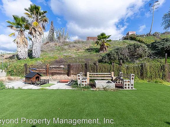 4th image of 257 Meadowbrook Dr