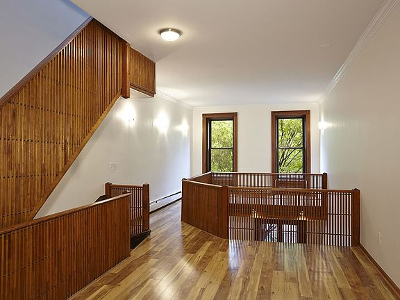 4th image of 531 Manhattan Avenue #2