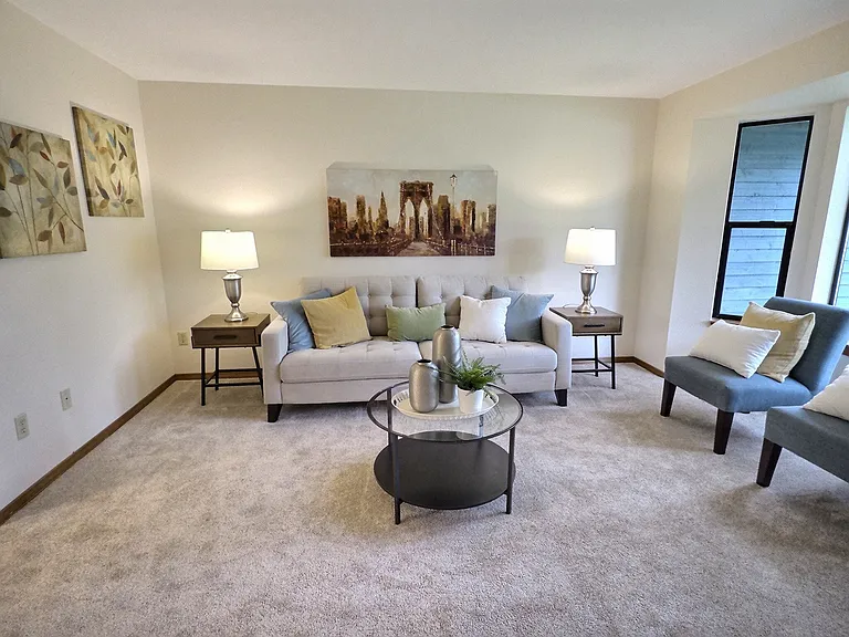 3910 Maple Rd — Photo 3