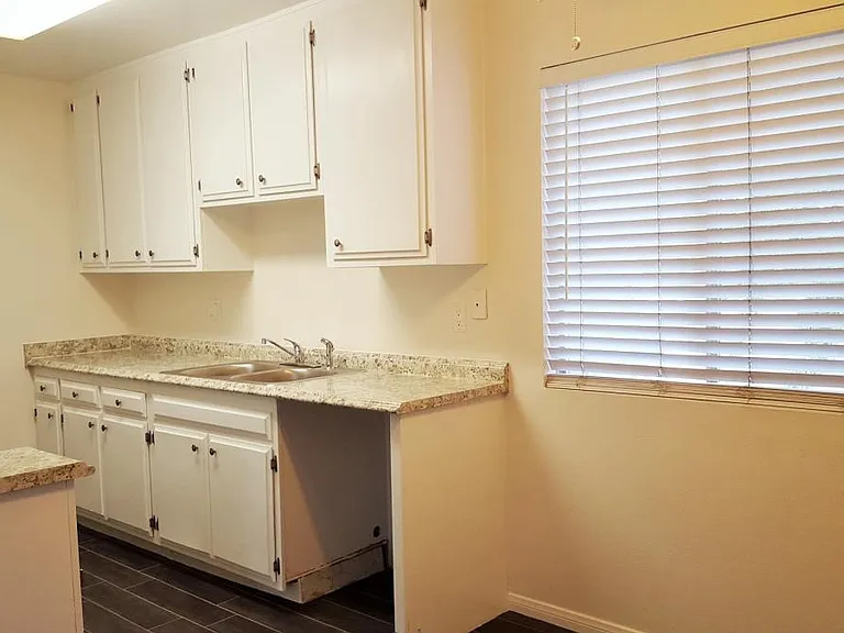 660 S Glassell St #112 — Photo 7