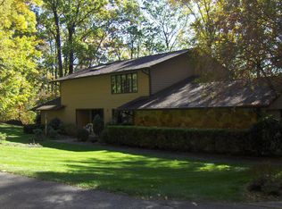 11 Laurelwood Ln, Mount Pleasant, PA 15666