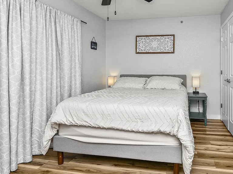 queen size bed