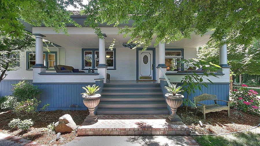 1216 Pine Ave photo 1