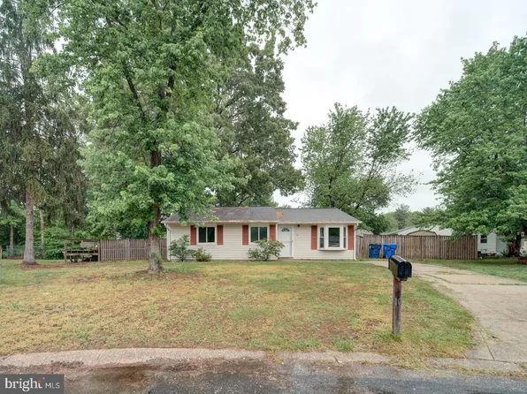 10 Bexhill Ct, Waldorf, MD 20602