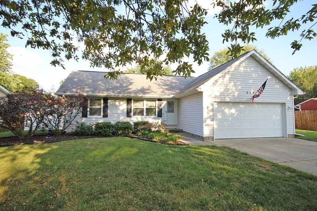 212 Rolling Green Dr photo 1