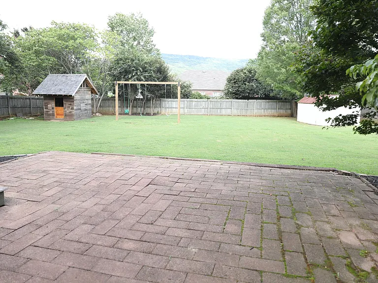 10033 Willow Cove Rd SE — Photo 30