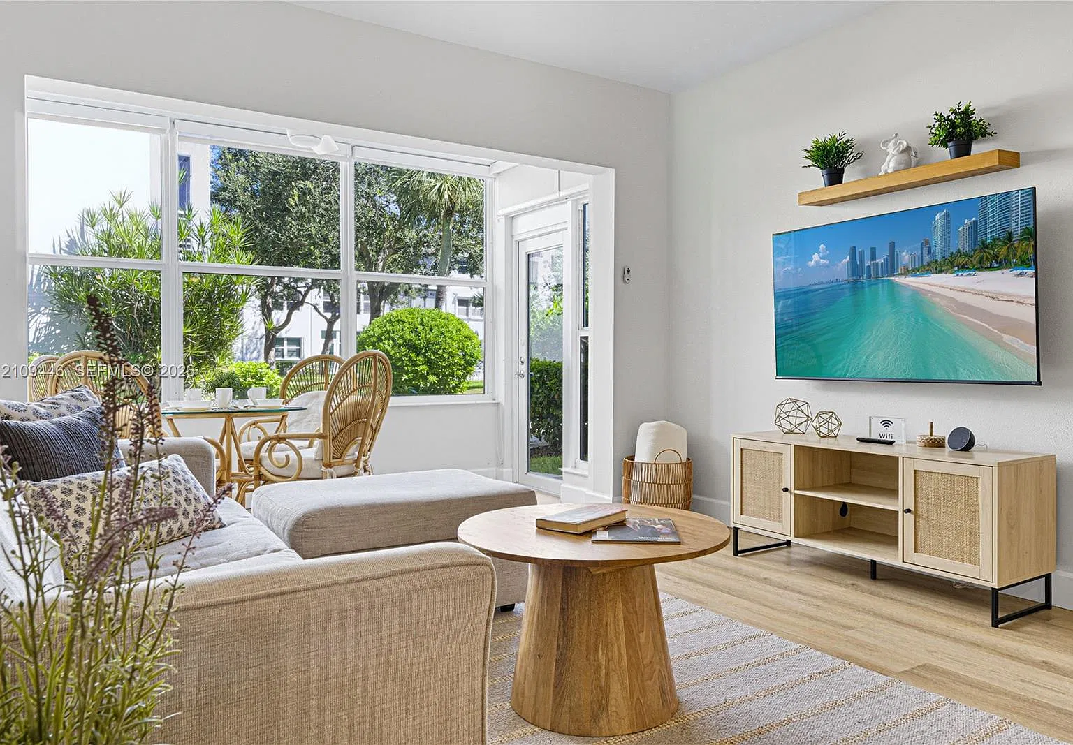 Gardens By The Sea Condo — Photo 1