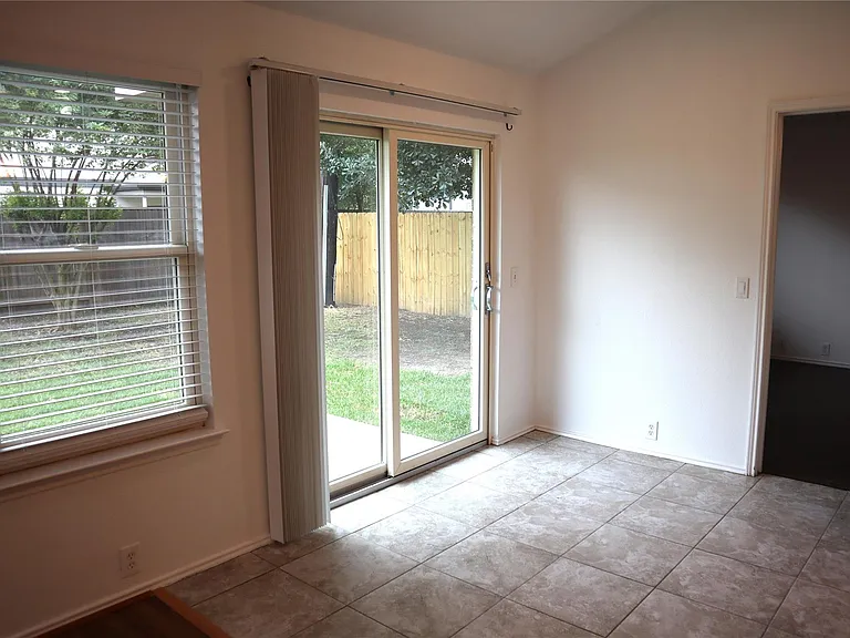 19306 Wading River Dr — Photo 17