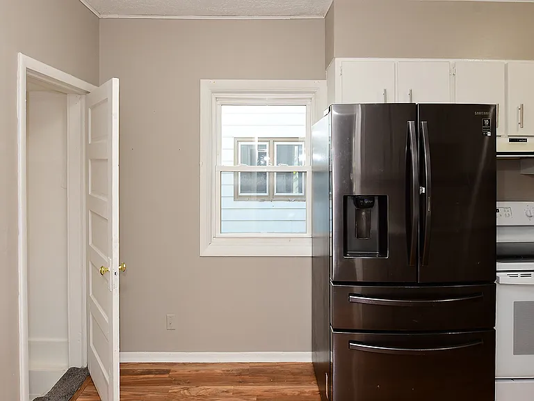 355 Lincoln Ave — Photo 16