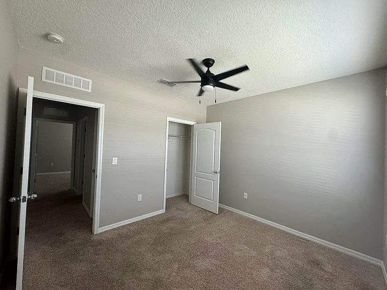 2000 Sky Meadow Ln — Photo 3