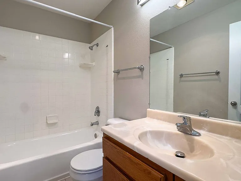 3735 & 3745 Pershing Ave — Photo 7