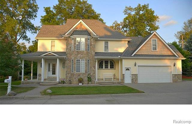 1st image of 32032 Margaret Ct