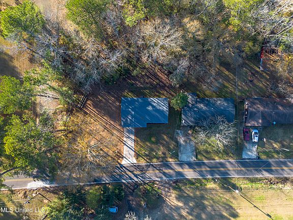 2nd image of 622 11th Ave NW
