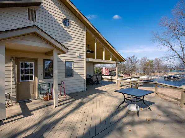 735 Crestwood Dr, Marion, IL 62959