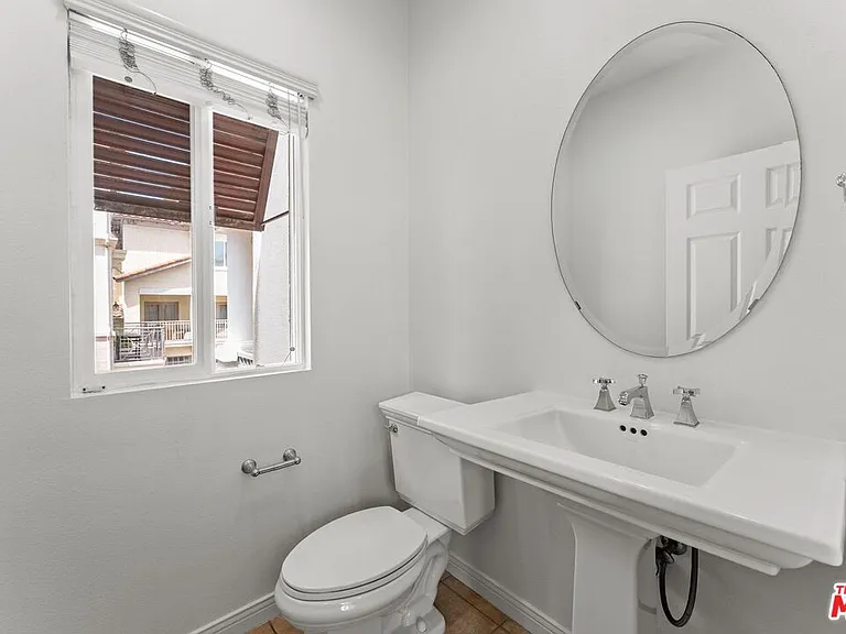 5738 Celedon Crk — Photo 19