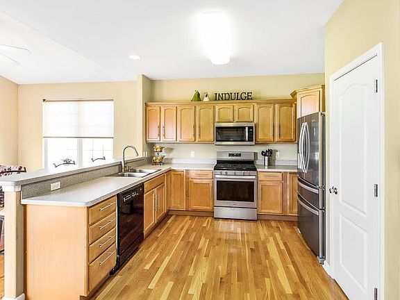 4th image of 27378 Wheaton Pl