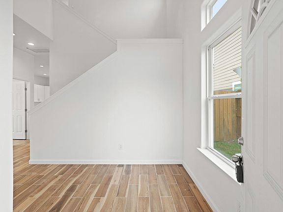 3rd image of 13926 Leabrandon Ln