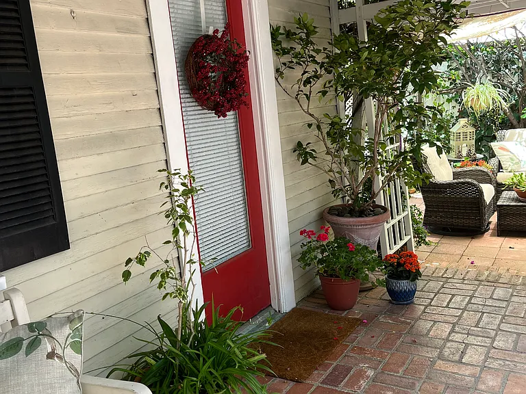 1215 Orange Grove Ave — Photo 2