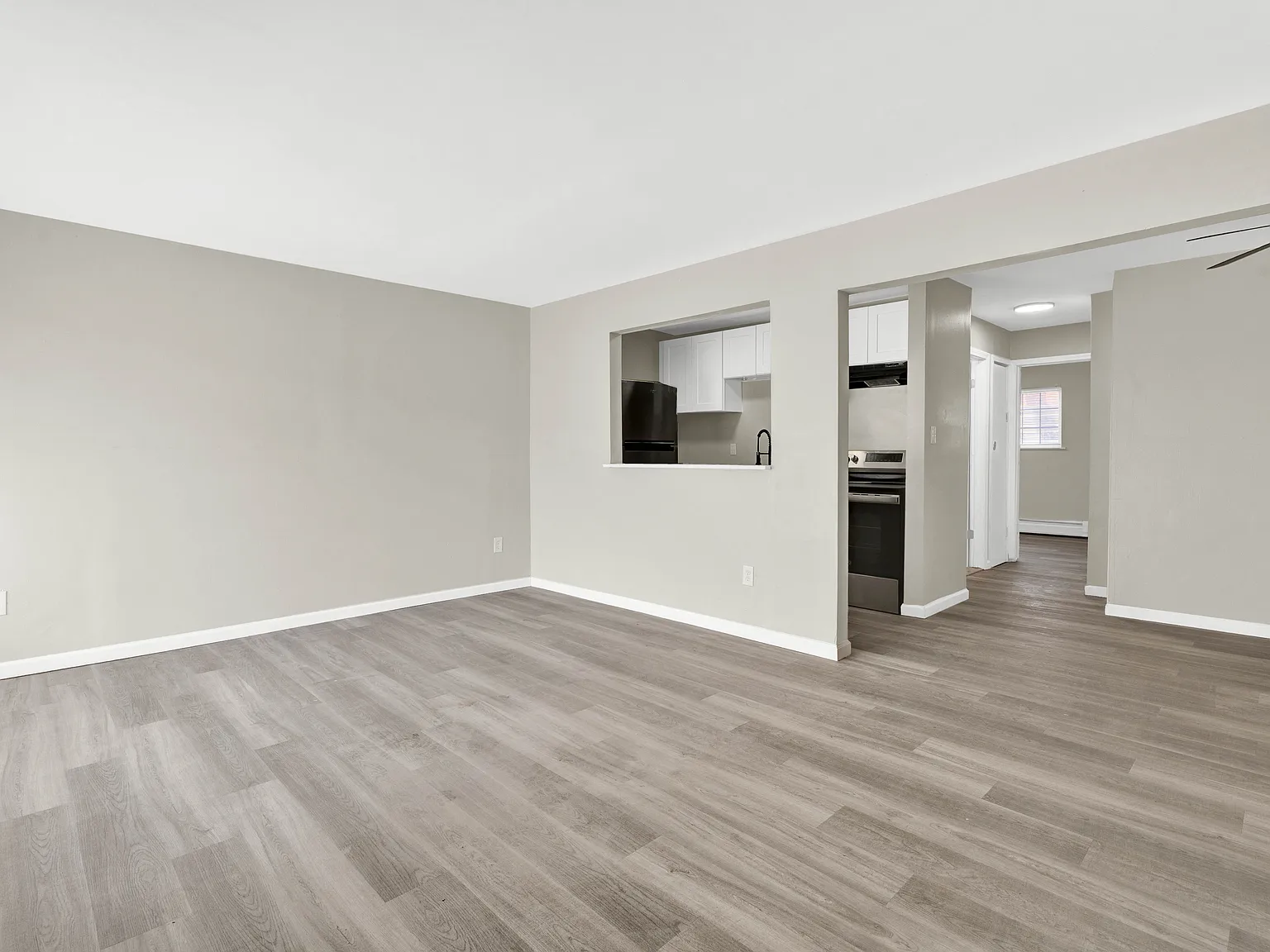 Pierre Manor Apartments — Photo 2