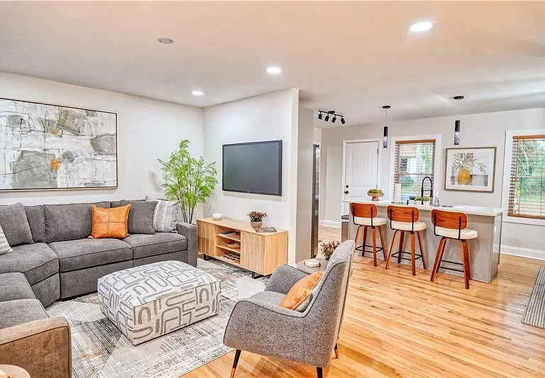 2250 Dodson Dr — Photo 5