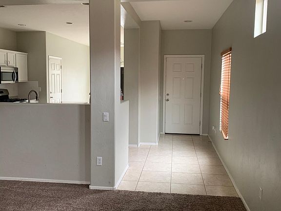 3rd image of 805 W Calle Valenciana