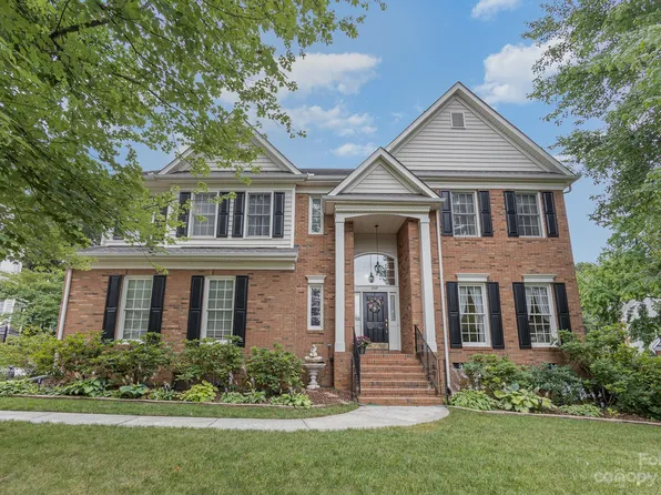 8919 Leinster Dr, Charlotte, NC 28277