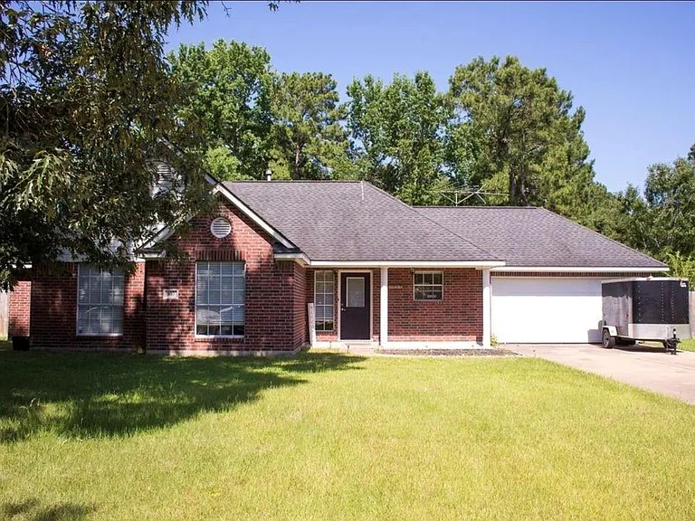 810 Shadberry Dr — Photo 1
