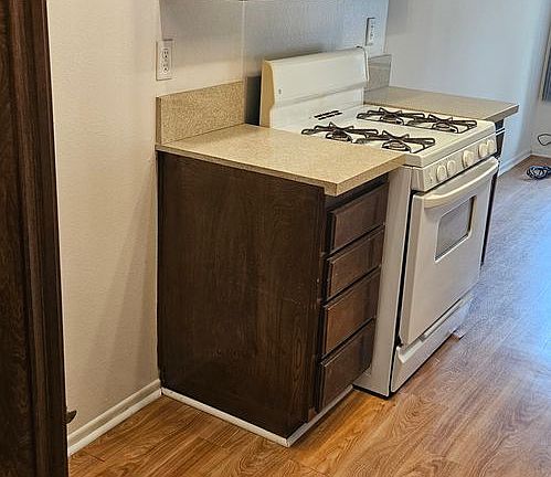 4th image of 1293 S Beverly Glen Blvd #205